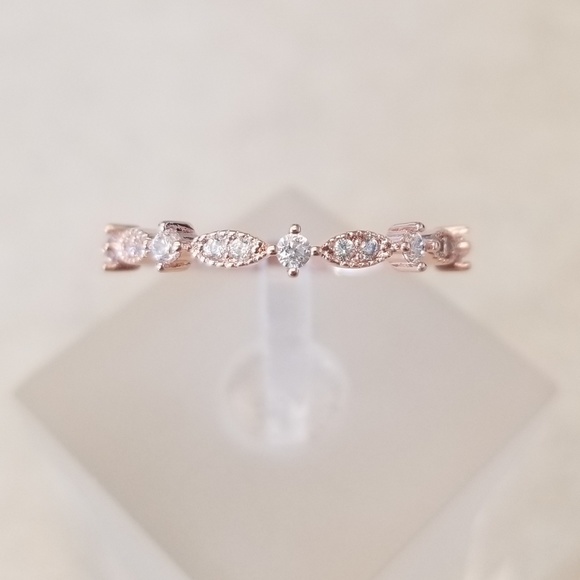 18k Stack Band - Picture 3 of 9